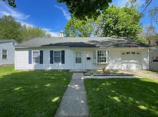 824 Zuend Ct, Dixon, IL 61021