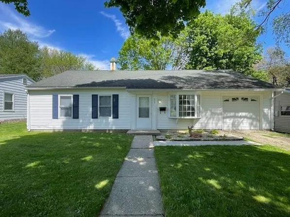 824 Zuend Ct, Dixon, IL 61021