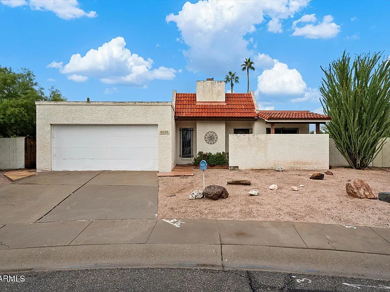 5520 N 77th Pl — Photo 1