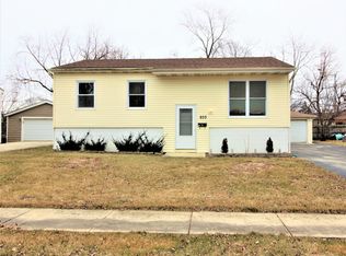 203 Fremont Ave, Romeoville, IL 60446