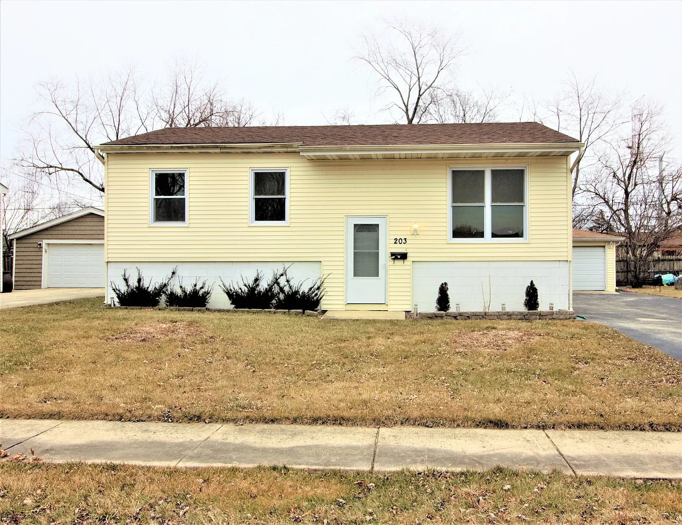203 Fremont Ave photo 1
