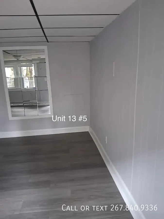 Studio, $900 — Photo 3