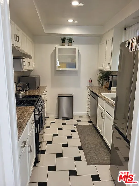 2 bed, 2.0 bath, $3,995 — Photo 2