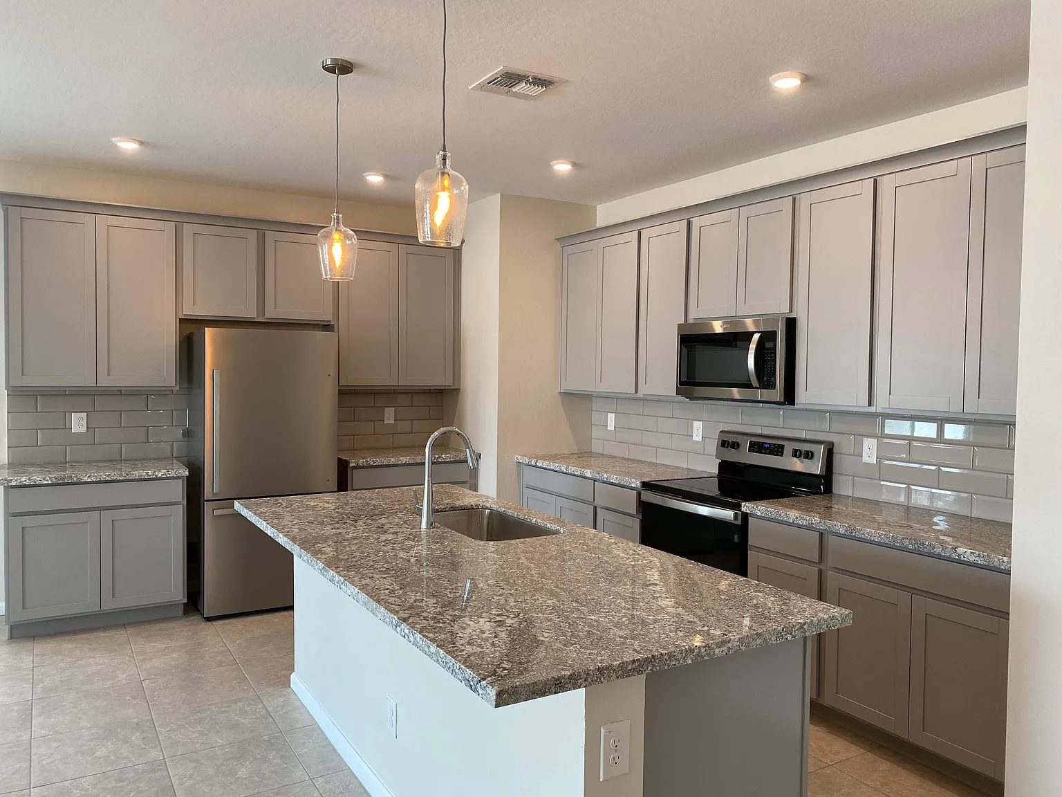 17832 W Daley Ln — Photo 3