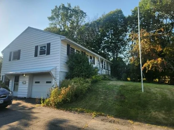 622 Essex St, Bangor, ME 04401