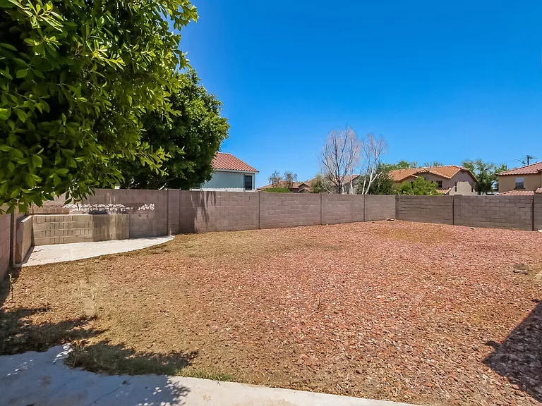 526 E Milada Dr — Photo 17