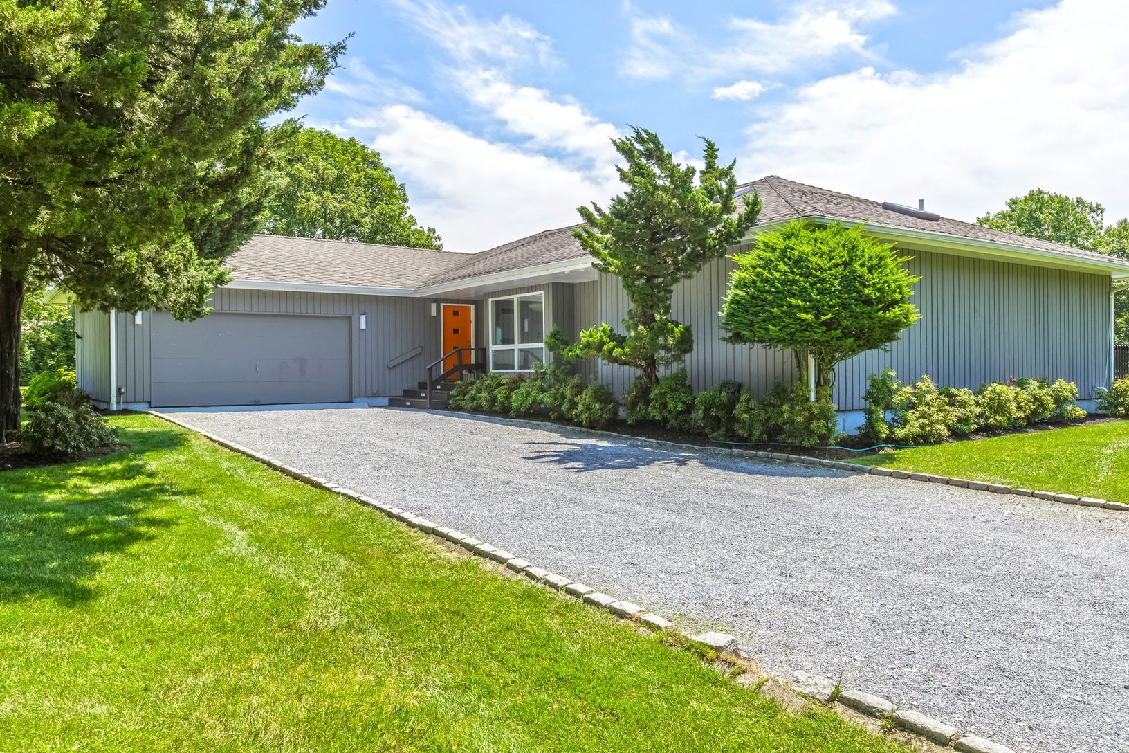 39 South Country Rd 