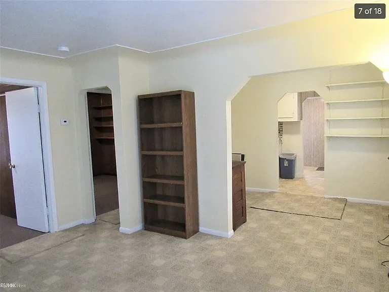 2090 Vermont Ave — Photo 5