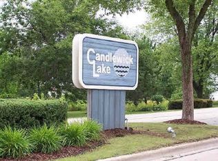 162 Columbia St NW, Poplar Grove, IL 61065