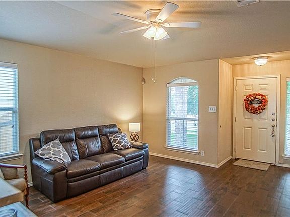 2nd image of 2441 Fayette Dr