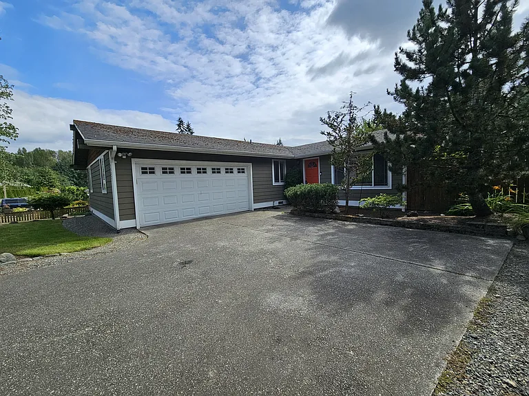 15327 111th Ave NE — Photo 2
