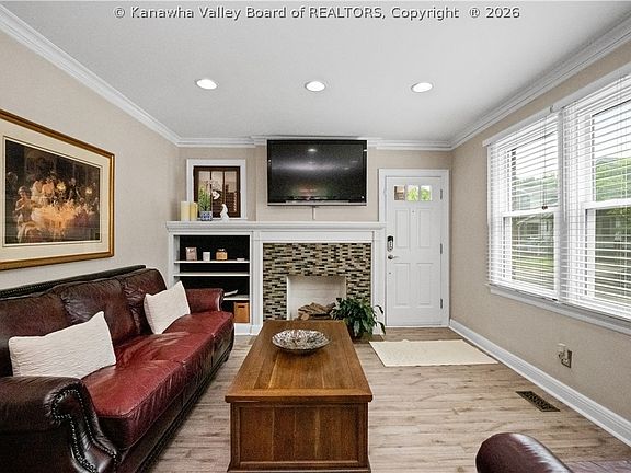 5th image of 315 27th St SE