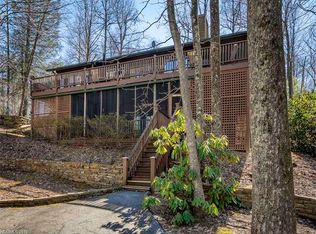 140 Shop Creek Ct, Saluda, NC 28773