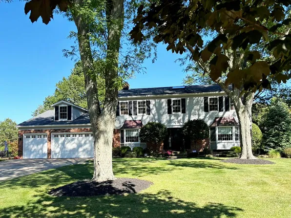 481 Locklie Dr, Highland Heights, OH 44143