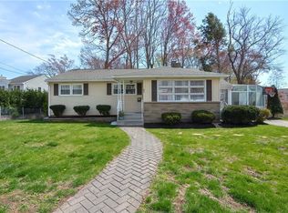 82 Superior View Blvd, North Providence, RI 02911