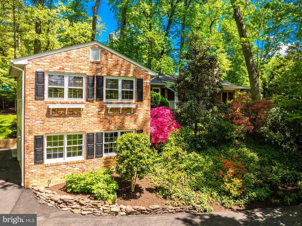 922 Constellation Dr, Great Falls, VA 22066