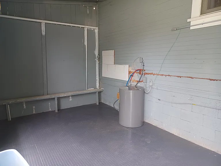 329 N Mission Rd — Photo 12
