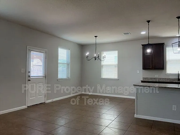 161 Nogalito Way — Photo 14