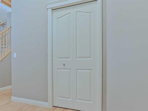 3rd image of 220 E Everwillow Grn SW