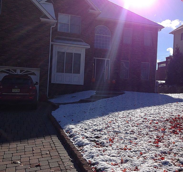 1st image of 7 Woodridge Ct