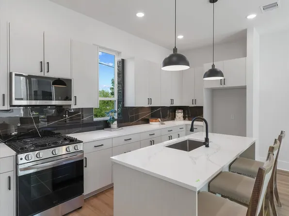 4710 Thornton Villas Ln, Houston, TX 77018