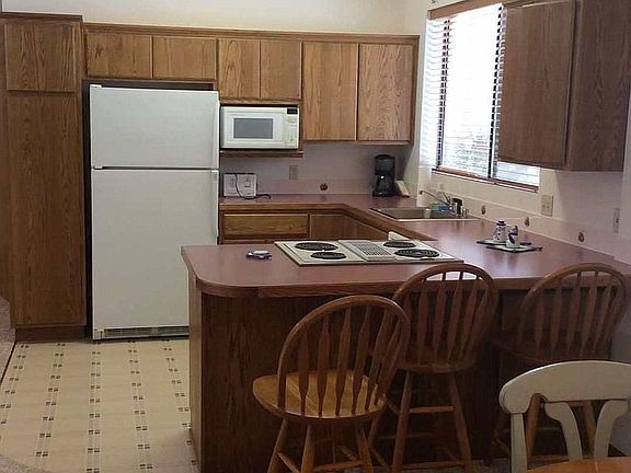 3rd image of 102 Richmond Ln