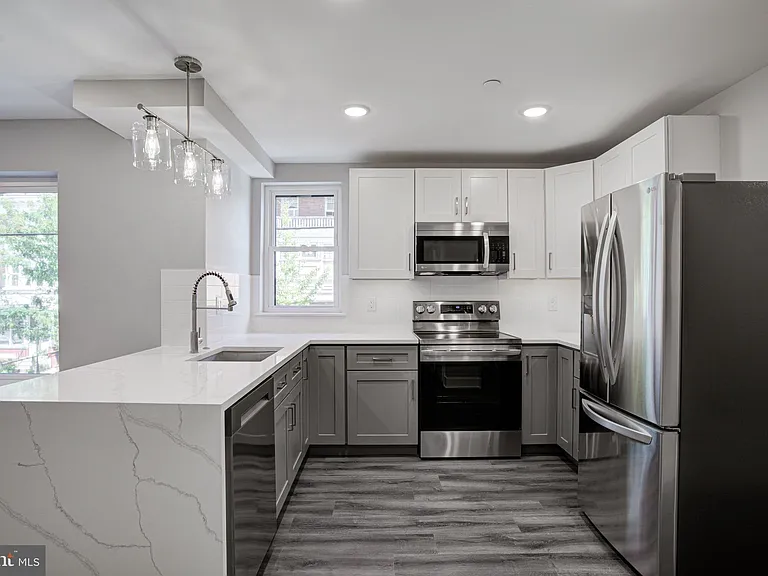 540 S 52nd St #2 — Photo 3