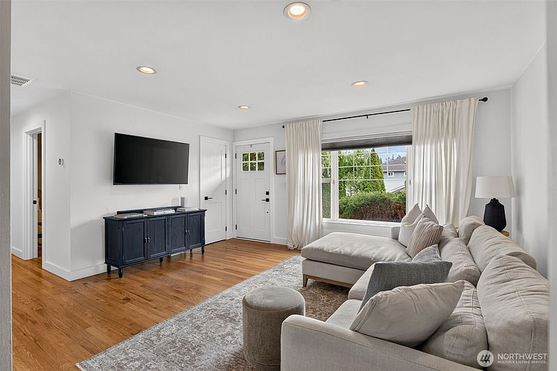 4th image of 6014 Fleming Street