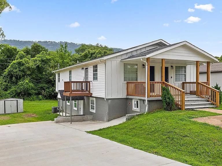 200 S Aster Ave #C — Photo 1