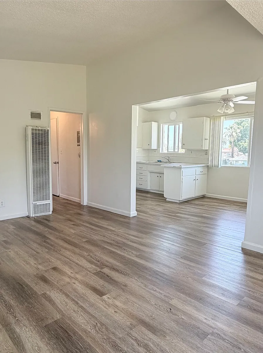 Living Room and Kitchen. - 40 N San Mateo St