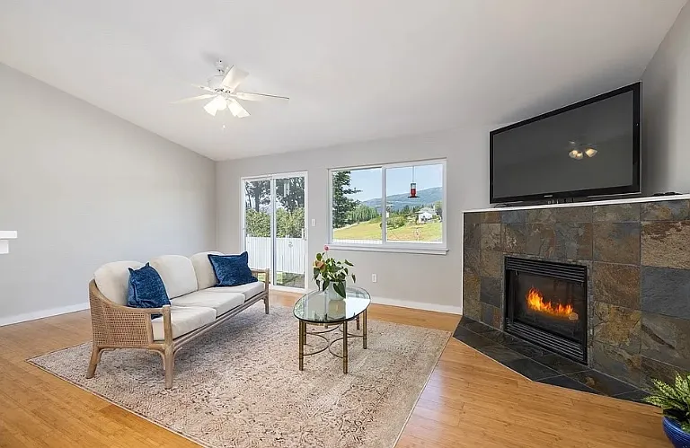 17119 Zoya Dr — Photo 3
