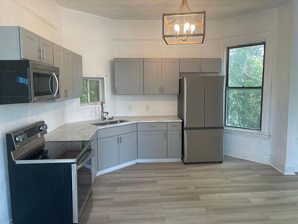 1st image of 210 W 27th St APT B