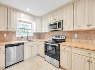 9 Juniper Pl, Amityville, NY 11701