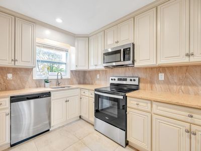 9 Juniper Pl, Amityville, NY, 11701