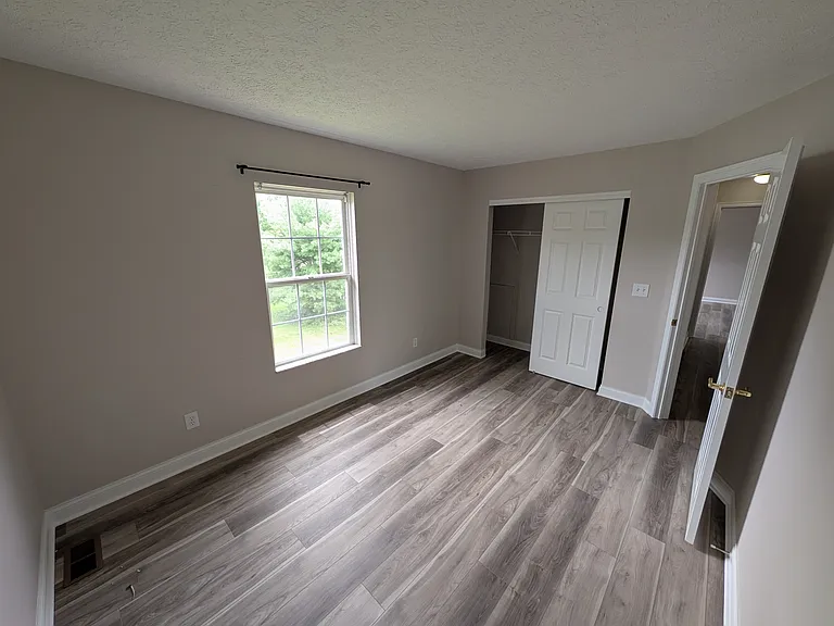 253 Dewfall Dr — Photo 21