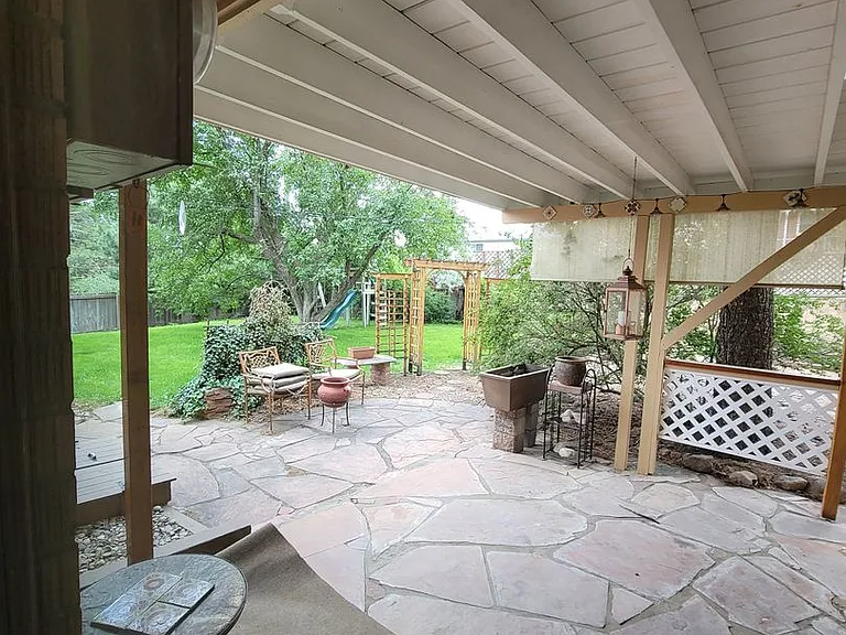 1201 Parkview Blvd — Photo 16
