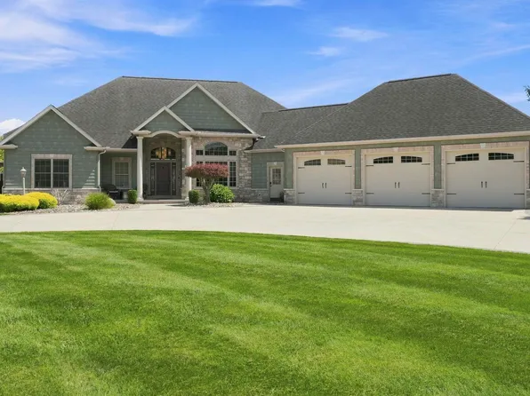 30306 Copperfield Ln, Granger, IN 46530