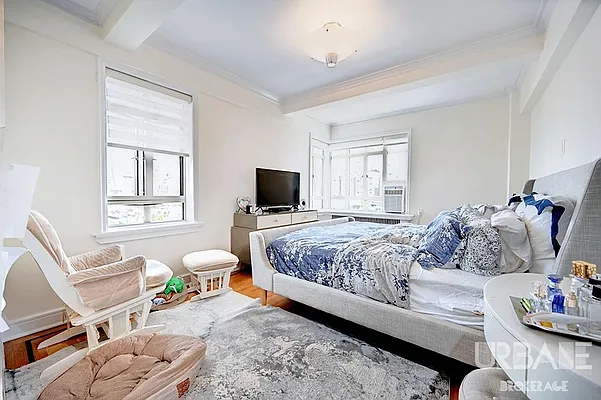 Rented by Urbane Brokerage | media 16