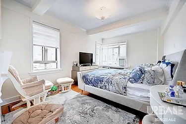 Rented by Urbane Brokerage