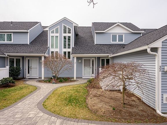 3rd image of 32 Fairway Dr #32