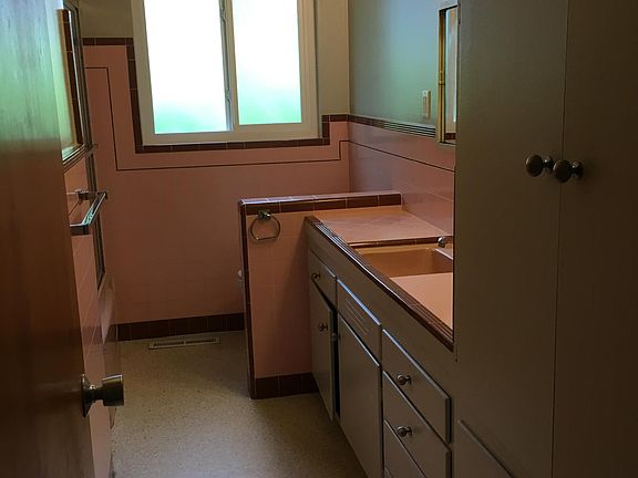 Mid-century bathroom