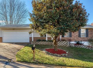 5500 Somerville Dr, High Ridge, MO 63049