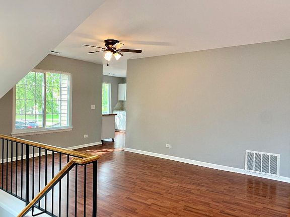 2nd image of 434 Drake Cir #434