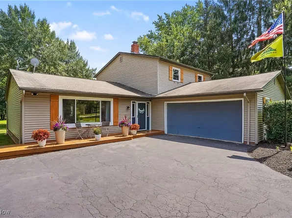 10085 Hickory Ridge Dr, Brecksville, OH 44141