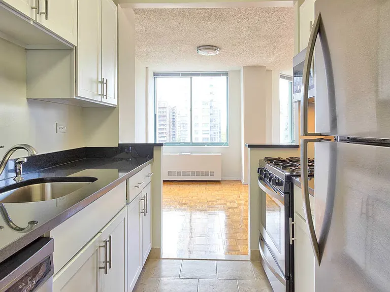 750 Columbus Ave #2F — Photo 17