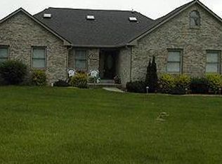 1502 W Foxcliff Dr, Martinsville, IN 46151