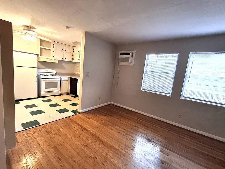 756 Greenwood Ave NE #3 — Photo 4
