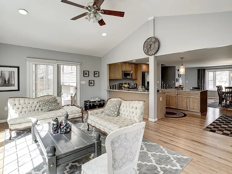 8116 Irwell Ct — Photo 9