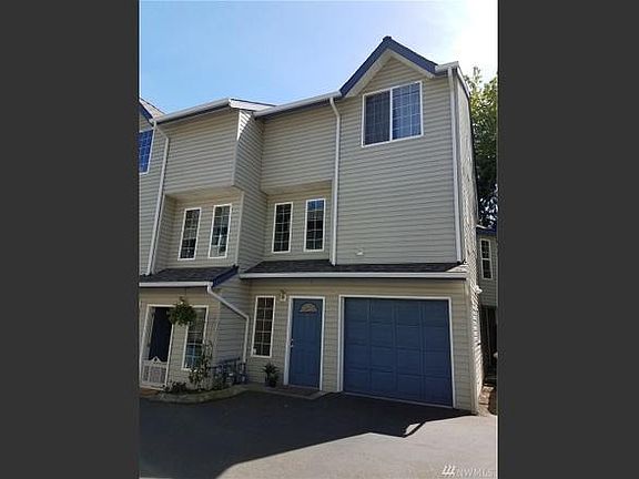 5th image of 12549 Roosevelt Way NE APT 10