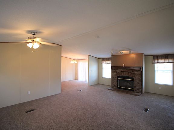 4th image of 221 Sunset Dr